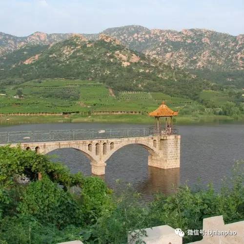 大福说鲍子沟生态旅游度假村位于卢龙县蛤泊乡鲍子沟村,以盛产